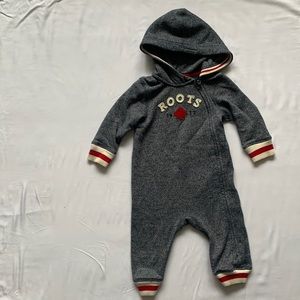 Roots Cabin romper - size medium (6-12 months)